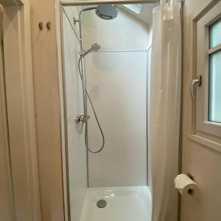 Tiny House Ahse Im Pier9 Tiny House Апарт-отель Хамм